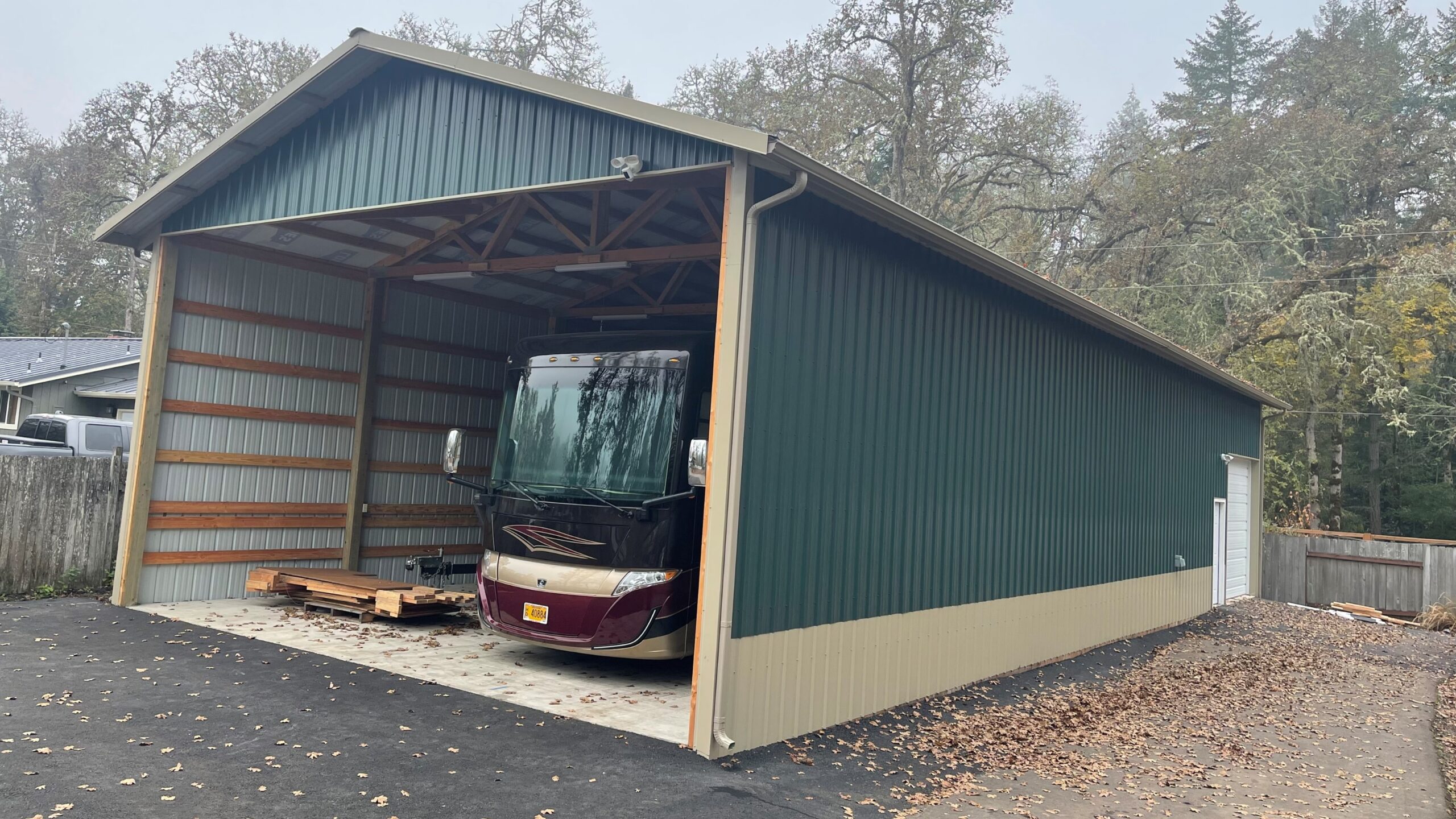 Green open bay equipment shelter